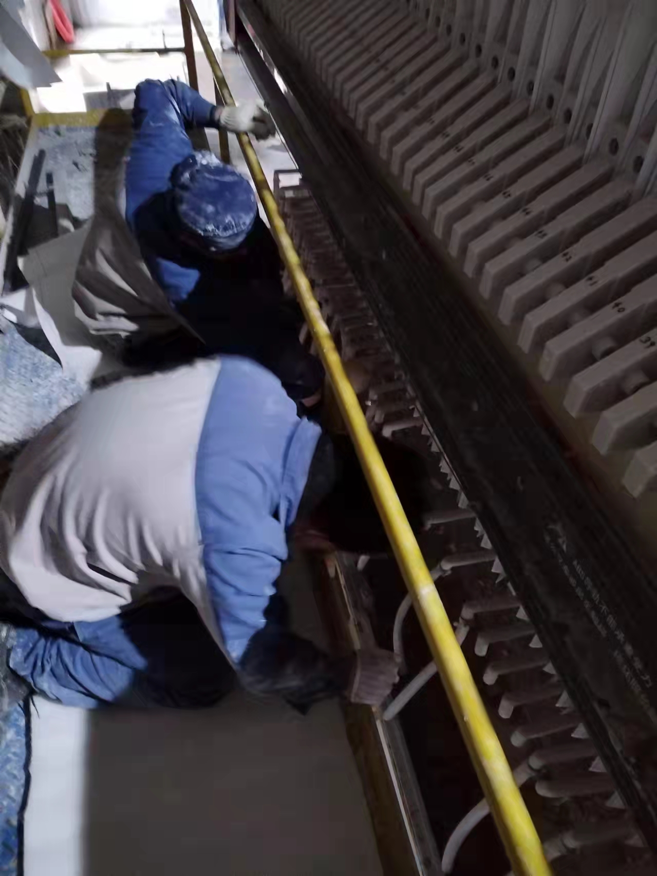 光伏新材料：春寒料峭斗志昂，爭分奪秒換布忙