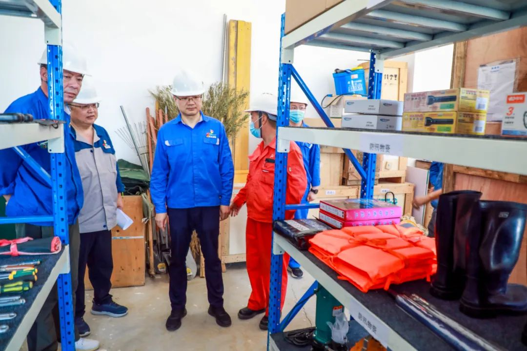 翠籠蒲艾香，慰問送安康——安彩高科總經(jīng)理端午節(jié)慰問一線職工