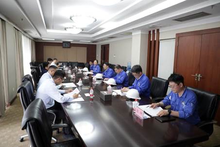 打造向上向前第一象限生力軍 錘煉甘于做人做事作難、受苦受累受屈的企業(yè)家隊(duì)伍——河南投資集團(tuán)黨委書記、董事長劉新勇蒞臨安彩高科開展主題教育調(diào)研