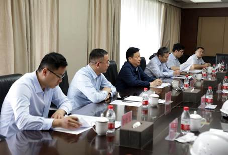 打造向上向前第一象限生力軍 錘煉甘于做人做事作難、受苦受累受屈的企業(yè)家隊(duì)伍——河南投資集團(tuán)黨委書記、董事長劉新勇蒞臨安彩高科開展主題教育調(diào)研